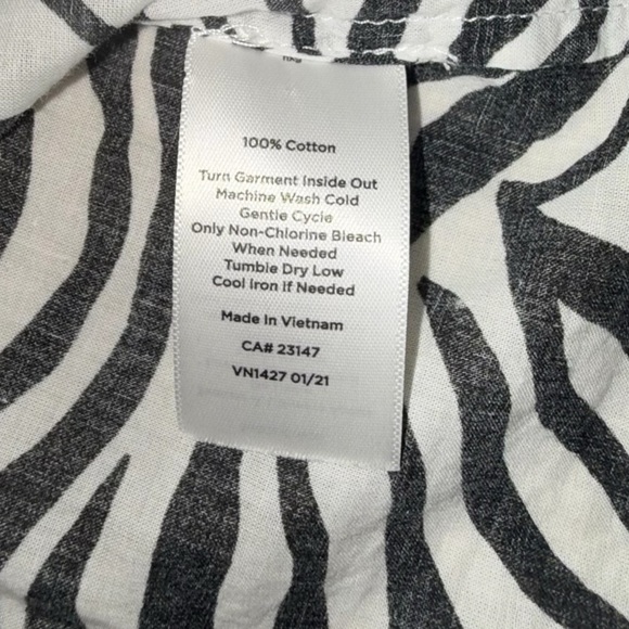TALBOTS BUTTON FRONT ZEBRA SHIRT - Plus 1X Black/White - Picture 10 of 13